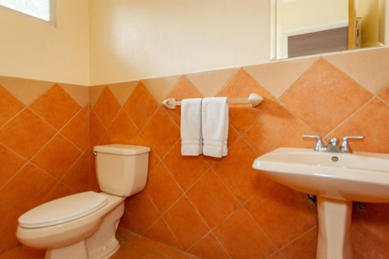Nicely Priced Duplex In Surfside With Private Pool And Ac In Every Room Potrero  Ngoại thất bức ảnh